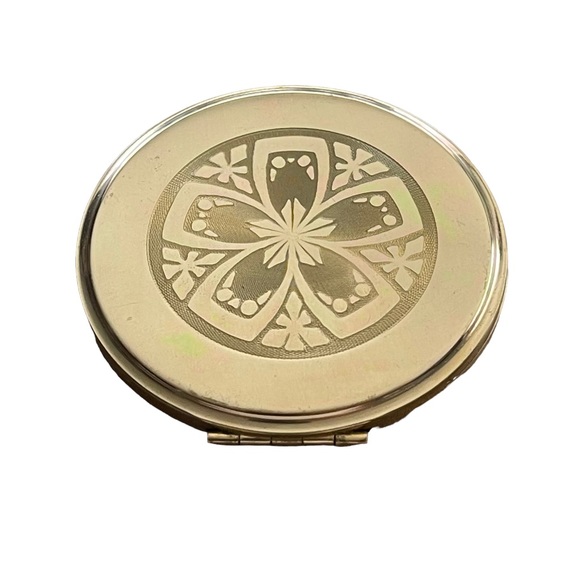 Volupte Mirrored Compact Etched Floral Pattern Round Gold Tone Snap Vintage - Picture 4 of 6